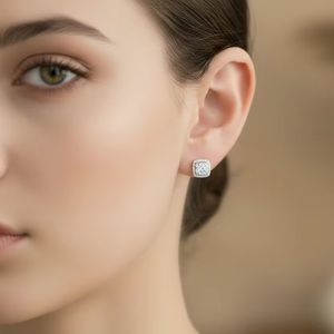 Boucles d'oreilles à clous en or 14 carats et diamants carrés naturels pour femmes - Product Image 5