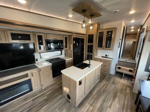 Nouvelle caravane de camping F-o-r-e-s-t R-i-v-e-r Sabre 32G-K-S 2024 à vendre - Product Image 4