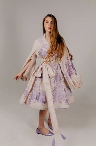 Elegante vestido ucraniano de algodón y lino de longitud mini para mujer bordado floral con cuello en V Sexy verano volantes ecológico sostenible - Product Image 3