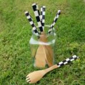 Spatule de cuisine confortable en bois et résine avec support – Ustensiles de cuisine de qualité supérieure - Product Image 2