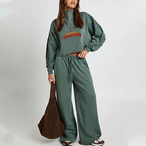Ensemble de survêtement décontracté sportif pour femme en maille à deux pièces avec fermeture éclair, haut court à capuche et pantalon de jogging assorti, streetwear uni - Product Image 1