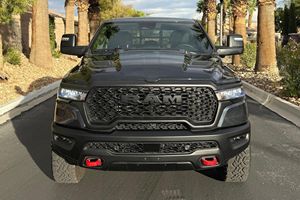 Идеально чистый 2025 RAM 1500 REBEL X CREW CAB 4X4, готов к отправке - Product Image 2