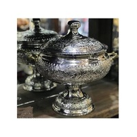 Speisewärmer in Goldfarbe aus Metall, Chafing Dish mit ansprechendem Design, Chafing Dish in individueller Größe und Form.