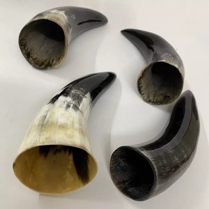 Tasse à corne à boire Viking fabriquée à la main authentique chope à corne de buffle naturelle parfaite pour les cadeaux et les événements prix de gros - Product Image 1