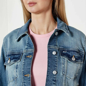 เสื้อแจ็กเก็ตยีนส์ unisex พรีเมี่ยมของ2025มีสไตล์ทนทานและเหมาะสำหรับทุกฤดูกาล - Product Image 3