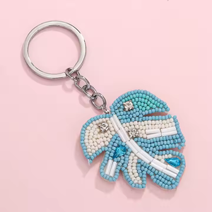 Colorido moda mujer pendiente hecho a mano con cuentas llavero hojas patrón diamantes piedra hoja semilla llavero - Product Image 3
