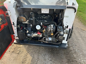 Minicargadora con ruedas usada Bobcaat S590 EPA con certificado CE ISO con motor diésel en buen estado - Product Image 4
