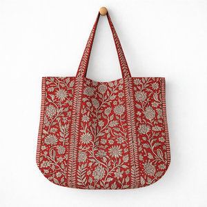 Sac fourre-tout brodé Ruby Garden, inspiré du style vintage, matelassé, à fleurs - Sac fourre-tout chic et durable rouge - Product Image 1
