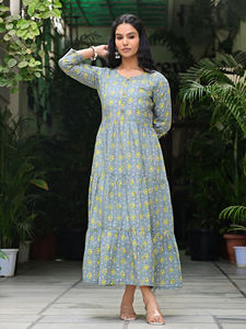 Robe Anarkali en coton à imprimé floral gris pour femmes |   Robe longue ethnique pour les fêtes et les occasions festives - Product Image 5