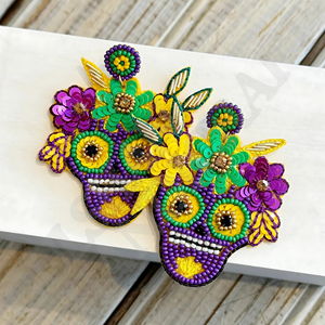 Boucles d'oreilles pendantes en perles de Mardi Gras à triple cœur Bijoux festifs en or vert violet pour les célébrations et les défilés de carnaval des filles - Product Image 5