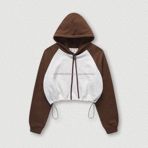 Fabricante de Sudaderas con Capucha, Sudadera Corta de Algodón y Elastano Personalizada con Bloques de Color y Mangas Raglán para Mujer - Product Image 2