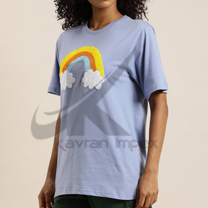 Camisetas bordadas personalizadas para mujer: diseño moderno y cómodo con bordado personalizado - Product Image 1