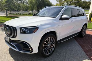 Mercedes-AMG GLS 63 2024 Usado, 9,200 Millas, Motor V8 Twin-Turbo de 603 hp, Tracción en las Cuatro Ruedas, Sin Modificaciones - Product Image 3