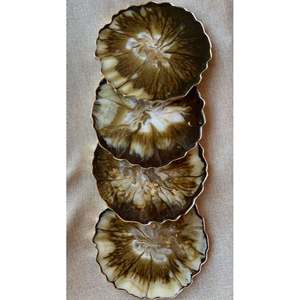 Posavasos de resina hechos a mano con efectos holográficos brillantes e ideales para elevar su Mesa para ocasiones especiales - Product Image 6