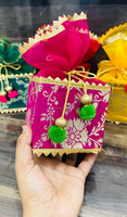 Boîte à bonbons carrée moderne indienne avec dentelle en tissu 4x4 pouces NOUVELLE ARRIVÉE Cadeau de mariage Faveurs de fête