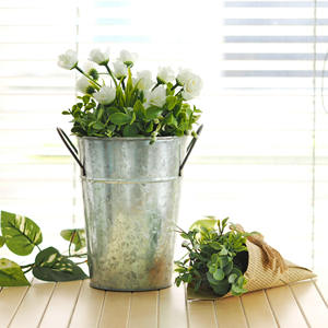 Jardinière à fleurs en métal avec design martelé avec support en métal couleur et taille personnalisées pour les centres commerciaux et les pépinières - Product Image 2