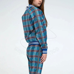 Nouvel arrivage de vêtements de sport de haute qualité Survêtements pour patchs personnalisés imprimés pour femmes Ensemble de survêtements deux pièces - Product Image 3