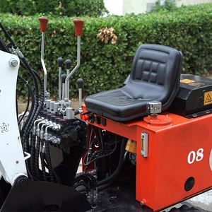 Mini-excavatrice sur chenilles AM 0,8 tonne, pompe hydraulique, puissance de creusement élevée, capacité de la benne de 0,025 m³, moteur Koop 192F 9 kW, garantie 1 an - Product Image 4