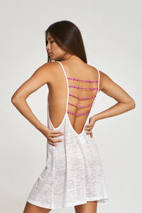 Vestido de Moda para Mujer con Estampado y Diseño en la Espalda - Product Image 4