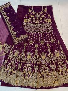 ชุดเลเฮนกาโชลีแบบพรีเมียมเย็บอย่างประณีต ประดับด้วยเลื่อมและผ้าคลุมไหล่ สำหรับงานแต่งงานแบบอินเดีย ฤดูหนาว/ฤดูร้อน - Product Image 3