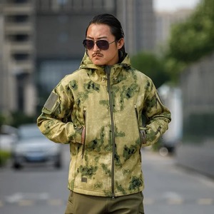 Fabricant de veste softshell de qualité supérieure Vente en gros Vestes de neige imperméables à capuche et fermeture éclair Vestes de pluie d'hiver OEM pour hommes - Product Image 3