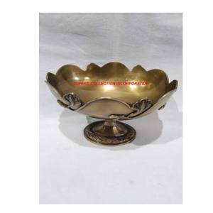 Cuenco de chocolates cuadrado en relieve moderno antiguo de lujo hecho a mano - Product Image 1