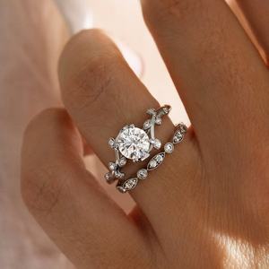 Bague de fiançailles unique avec deux diamants en forme de poire, imitation de diamant, alliance en gros - Product Image 3