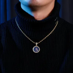 Foto personalizada colgante VVS Moissanite medallón dos tonos oro plata imagen redonda encanto totalmente pavimentado de lujo - Product Image 2