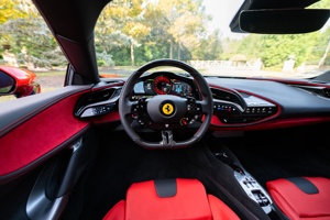 เฟอร์รารี่ SF90 สไปเดอร์ คอนเวอร์ทิเบิล ปี 2022 เกียร์อัตโนมัติ เบาะหนัง ไฮบริด เทอร์โบ รับรองคุณภาพ สภาพดี ใช้งานน้อย - Product Image 5