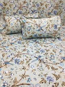 Sábanas de 100% algodón hechas a medida en varios tamaños en diseños florales en colores pastel y brillantes con fundas de almohada. - Product Image 2