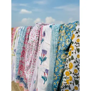 Lot de 5 paréos et foulards d'été 100 % bio imprimés à la main pour maillots de bain - Product Image 5