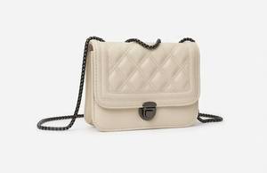 Borsa a Tracolla in Pelle con Catena per Donna - Product Image 2