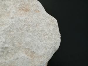 Pirofilita para Compuestos de Cables mejora la resistencia al fuego y minimiza la densidad de humo, cumpliendo con estrictos estándares de seguridad en interiores. - Product Image 3