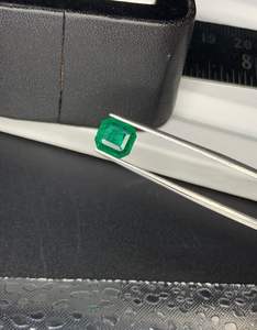 2CTS émeraude naturelle zambienne de haute qualité, taille octogonale. Belle couleur, pierre à lustrage. - Product Image 3