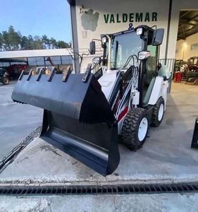 Chargeuse-pelleteuse Hidromek HMK 62 SS 4x4 ASV Garantie 1 an Boîte de vitesses haute efficacité PLC - Product Image 1