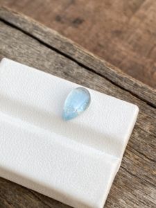 Cabochon en forme de poire de couleur supérieure en pierre précieuse naturelle 1.97 carat aigue-marine avec un bon lustre pour la fabrication de bijoux - Product Image 3