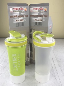 ขวดเชคเกอร์โปรตีนพลาสติกไร้สาร BPA 700มล. 3ชั้นขวดผสมโปรตีนสำหรับไปยิมออกแบบโลโก้ได้เอง - Product Image 6