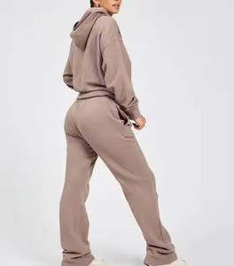 Ensemble de survêtement deux pièces en molleton personnalisé de haute qualité avec crop top zippé et pantalon de survêtement pour femme, style streetwear - Product Image 2