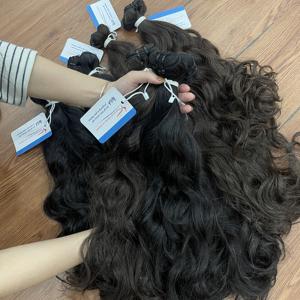 Cheveux à trame colorée avec la couleur tendance, extensions de cheveux humains vietnamiens, double trame, prêtes à être expédiées, ondulées naturelles - Product Image 2