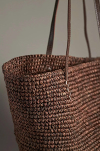 กระเป๋าโท้ทลายขวางสีดำ - Product Image 4