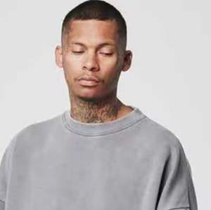 Pull en tricot à col rond avec impression personnalisée Pull à ourlet tendance Pull surdimensionné de rue décontracté Pull tricots avec logo personnalisé - Product Image 6