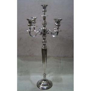 Grand candélabre à cinq bras en aluminium et laiton, sur pied, fait à la main, forme personnalisée, taille disponible, décoration de table pour la maison et les mariages - Product Image 5