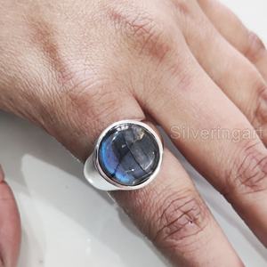 Vente en gros Bague pour homme Labradorite de feu bleu naturel Pierre de naissance Bague arabe Cadeau d'anniversaire Bijoux Bague en argent sterling 925 - Product Image 3