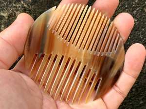 หวีเขาสัตว์คุณภาพสูง ทำด้วยมือ ผิวเรียบเนียน ป้องกันผมชี้ฟู สำหรับร้านเสริมสวยและใช้ส่วนตัว - Product Image 2