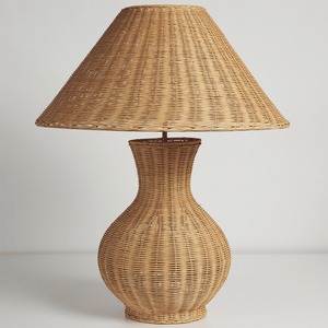 Lampe de table en rotin naturel tressé, abat-jour large et base ronde, éclairage artisanal pour projets d'aménagement intérieur en gros - Meilleure vente - Product Image 3