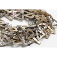 Perles en coquille d'ormeau, forme triangulaire creuse, en vrac