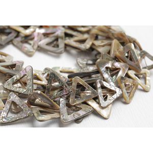 Cuentas Sueltas de Concha de Abulón, Forma Triangular Hueca - Product Image 2