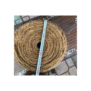 Cordes de fibre de noix de coco en vrac du Vietnam, cordes de coco bouclées durables parfaites pour le jardinage, l'artisanat et l'approvisionnement en exportation dans le monde entier - Product Image 1