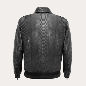 Veste en cuir pour homme, style bomber en cuir noir avec col amovible, effet python, par HI - Product Image 4