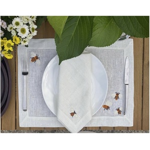Set de napperons et serviettes de table abeilles mignonnes brodés en gros personnalisés tapis en lin blanc pour la maison restaurants événements - Product Image 1